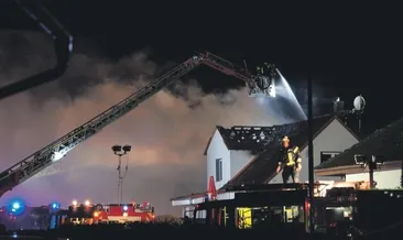 Kundaklayıp ırkçı slogan yazdılar