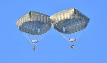Özel Kuvvetler’in paraşüt eğitiminden çok özel anlar