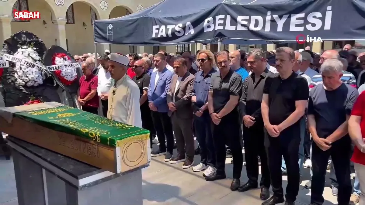 Kadir İnanır’ın ablası Altun Arıca son yolculuğuna uğurlandı | Video videosunu izle Kadir İnanır’ın ablası Altun Arıca son yolculuğuna uğurlandı | Video videosunu izle
