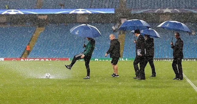 Şampiyonlar Ligi maçına yağmur engeli