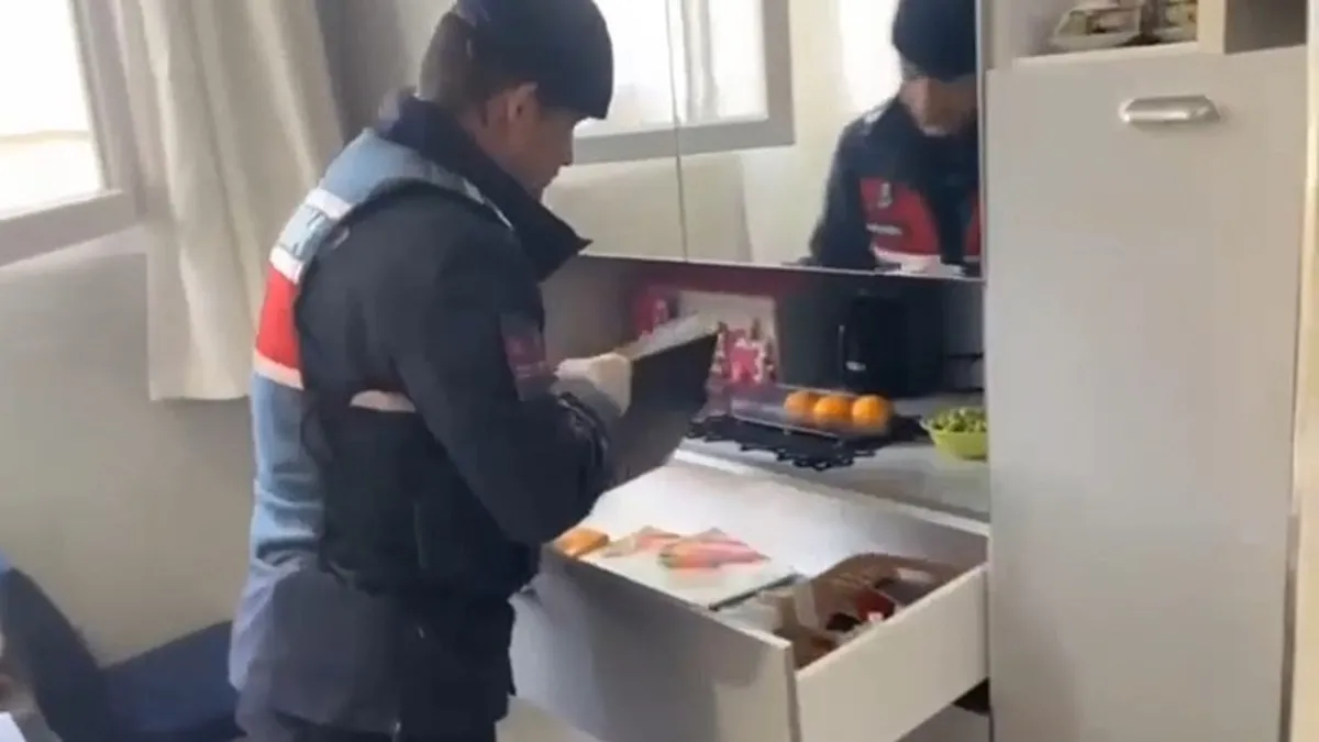 Manisa'da suç örgütlerine operasyon: 11 gözaltı Manisa'da suç örgütlerine operasyon: 11 gözaltı