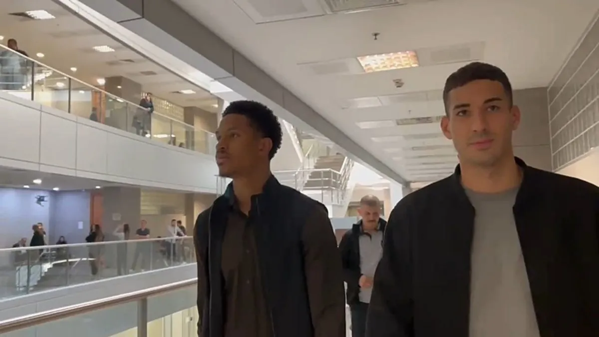 Fenerbahçeli futbolcular Oosterwolde ve Mert Müldür adliyeye geldi Fenerbahçeli futbolcular Oosterwolde ve Mert Müldür adliyeye geldi