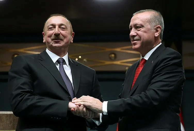 Fransız Le Monde'den dikkat çeken yazı! Erdoğan, Kremlin ve Beyaz Saray'la alay ediyor