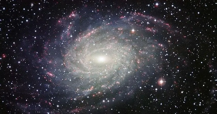 Gök bilimcilerden çarpıcı keşif! Samanyolu’ndan 62 kat daha büyük galaksi...