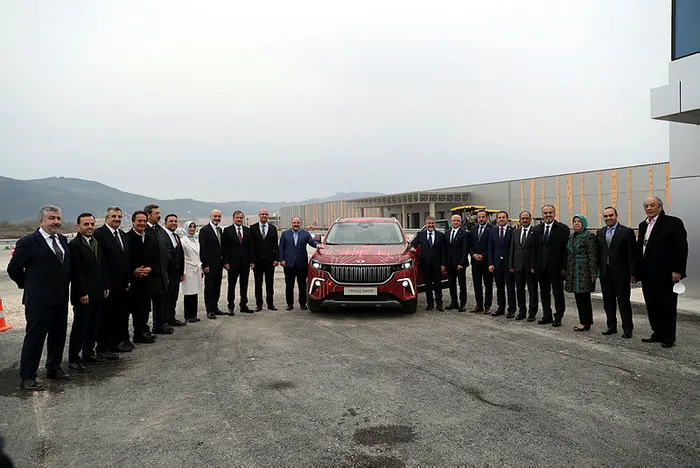 bakan-nebati-ve-bakan-varank-yerli-otomobil-toggun-direksiyonunda-ikili-arasindaki-bu-sozler-cok-konusulur-1649229505604.jpg