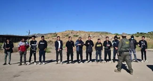 ABD Çinli göçmenleri böyle geri gönderdi - Son Dakika Haberler