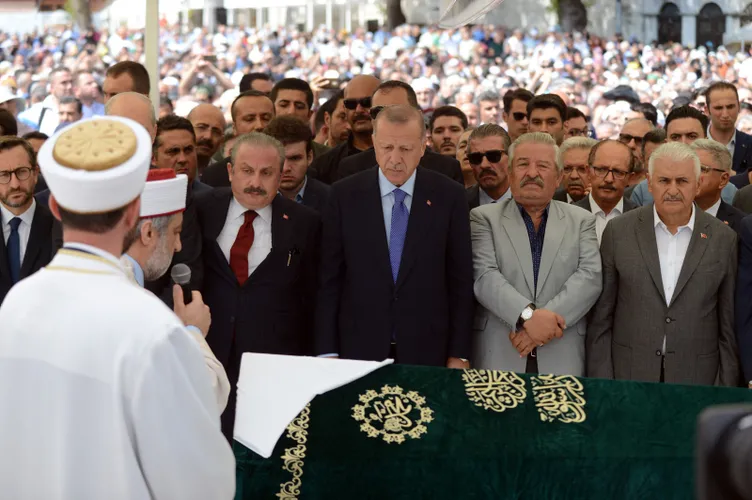 Şule Yüksel Şenler son yolculuğuna uğurlandı