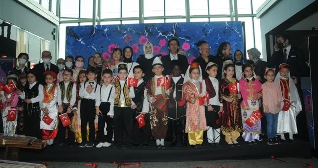 ‘Gelenekten Geleceğe Köprü’ sergisi İstanbul Havalimanı'nda açıldı