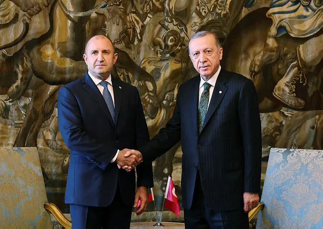 son-dakika-baskan-erdogandan-diplomasi-trafigi-ermenistan-basbakani-pasinyani-kabul-etti-1665077912224.jpg