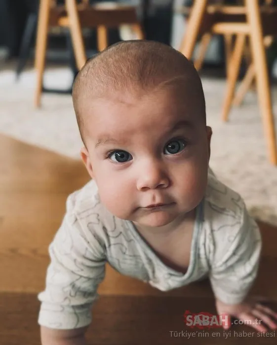 Aslı Enver kızı Elay’ın yüzünü ilk kez gösterdi! İşte Aslı Enver’in 9 aylık sevimli bebeği Elay!