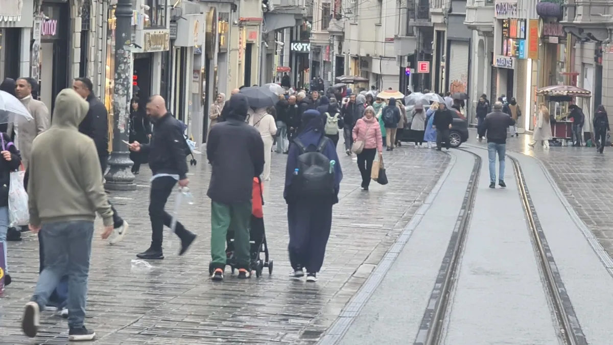 İstanbul için şiddetli yağış uyarısı yapıldı İstanbul için şiddetli yağış uyarısı yapıldı