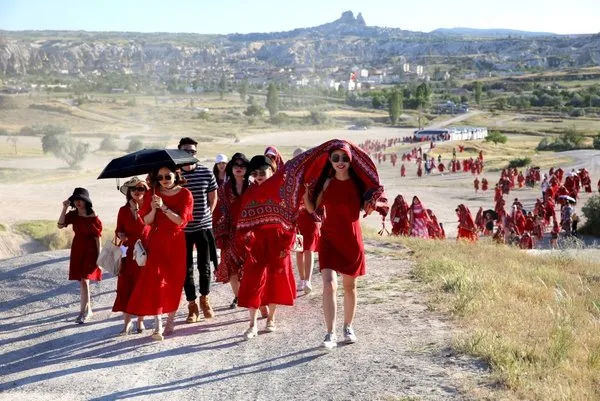 Türkiye tatili ile ödüllendirilen Çinli kadınlar Kapadokya'da