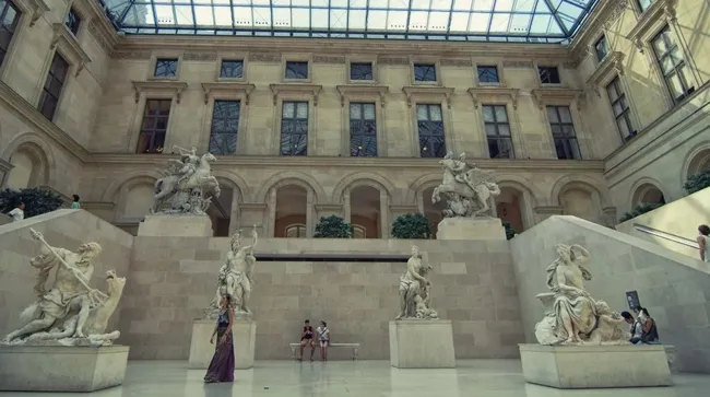 son-dakika-7-dakikada-dudak-ucuklatan-soygun-louvre-muzesinden-calinan-eserlerin-bedelleri-ortaya-cikti-1761119161497.jpg (1098×614)