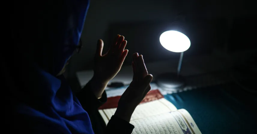 Abdestsiz Kuran Dinlenir Mi, Caiz Mi? - Diyanet Açıklaması