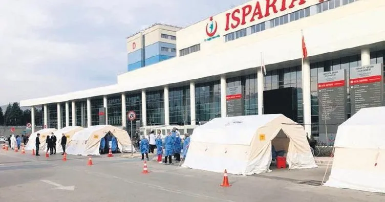 Isparta Şehir Hastanesi koronavirüse karşı 1158 kahramanla savaşıyor