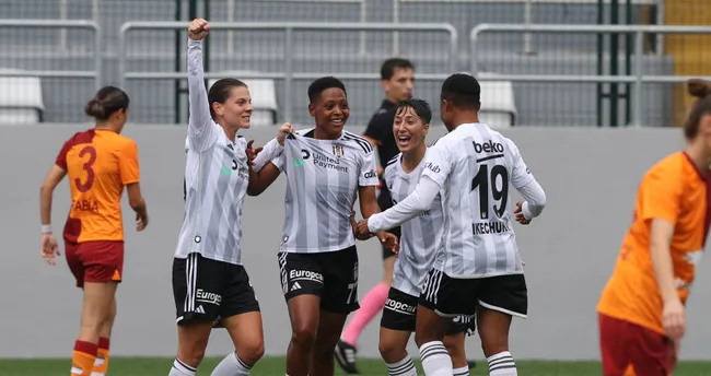 Turkcell Kadın Futbol Süper Ligi’nde Beşiktaş derbide Galatasaray’ı devirdi Turkcell Kadın Futbol Süper Ligi’nde Beşiktaş derbide Galatasaray’ı devirdi