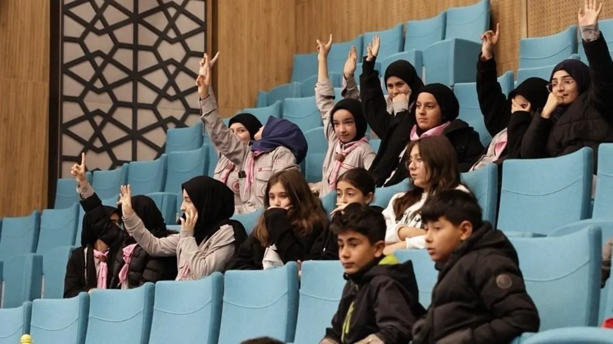 Çocuk Meclisi seçiminde 28 Şubat zihniyeti hortladı Çocuk Meclisi seçiminde 28 Şubat zihniyeti hortladı