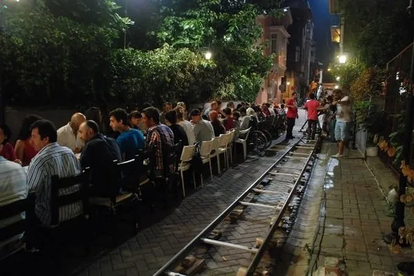 Huzur Sokağı ekibi iftarda buluştu