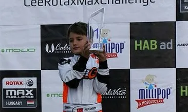 8 yaşındaki Alp Hasan Aksoy’dan tarihi birincilik