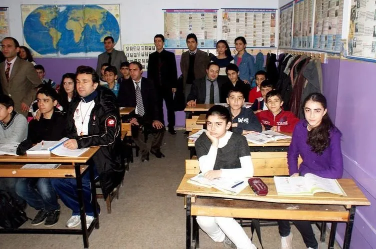 Diyarbakır’da bin 200 öğrenciye bedava ders veriyorlar