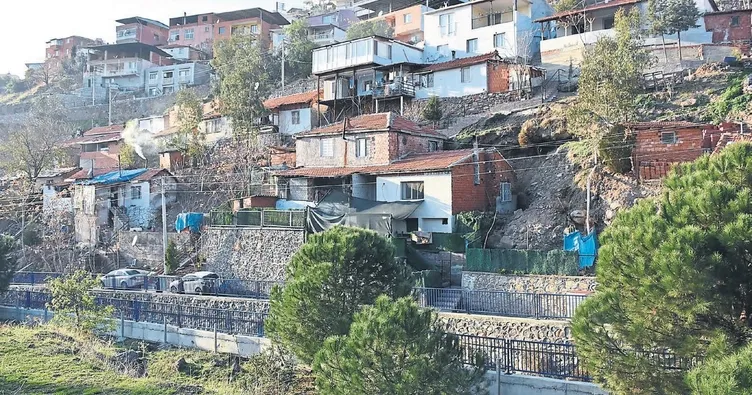 Mahalleli heyelan korkusu yaşıyor