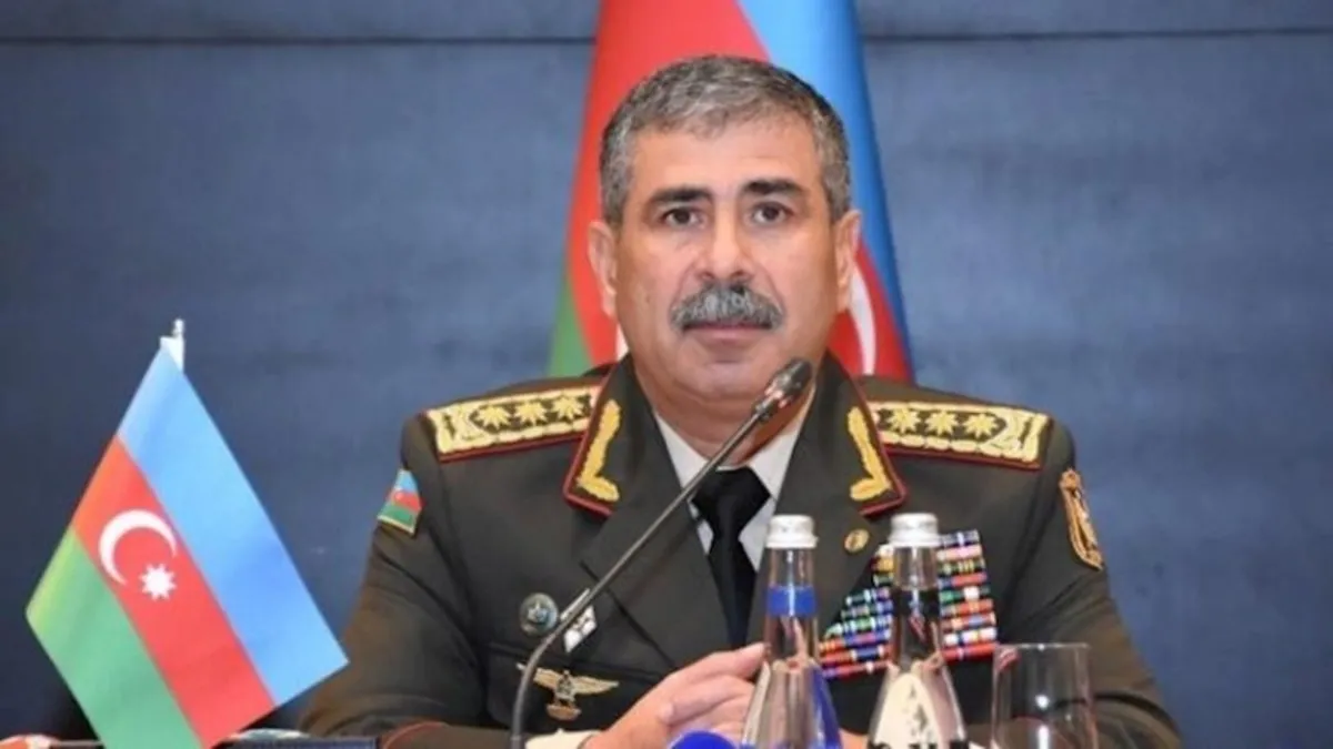 Azerbaycan Savunma Bakanı Türk şehit aileleriyle buluştu