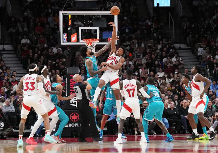 nbade-pacersi-yenen-clippers-galibiyet-serisini-8-maca-cikardi-1702972633230.jpg