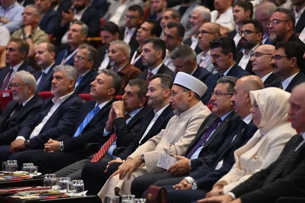 23-imam-hatipliler-kurultayi-trabzonda-yapildi-bu-okullarin-ikinci-kurucusu-cumhurbaskani-erdogan-1788607967305.jpg