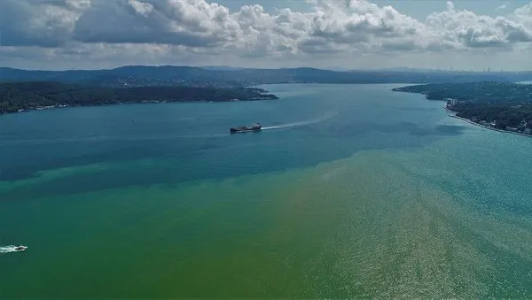 Çamura bulanan İstanbul Boğazı havadan görüntülendi