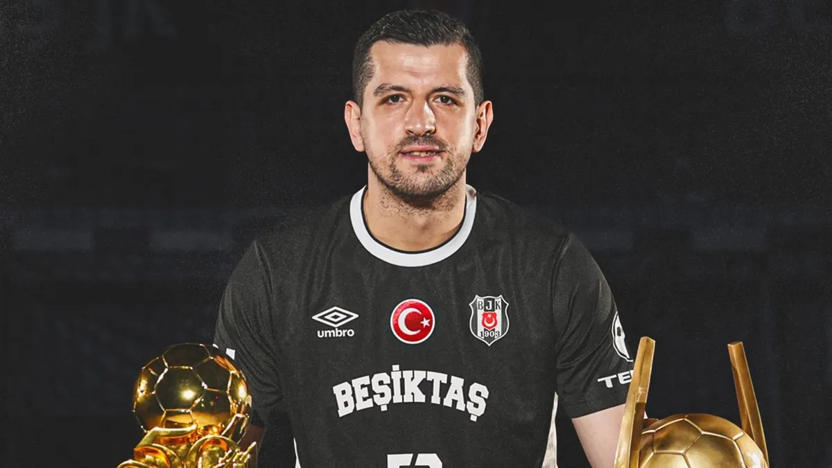 Beşiktaş hentbol takımı oyuncusu Alper Aydın