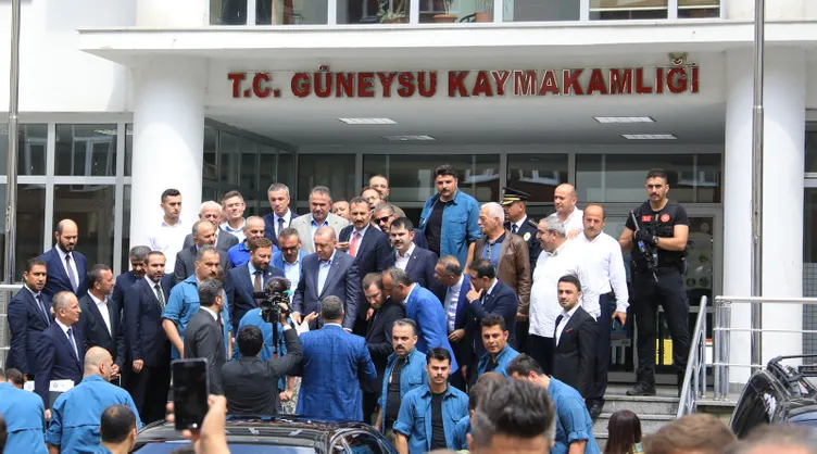 Başkan Erdoğan'a Rize ve Trabzon'da vatandaşlardan yoğun ilgi