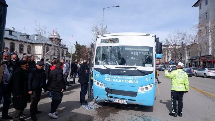 Erzurum’da feci kaza! Halk otobüsü minibüse çarptı: 14 yaralı!