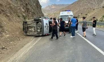 Hakkari’de feci kaza! 1’i ağır 5 yaralı #hakkari