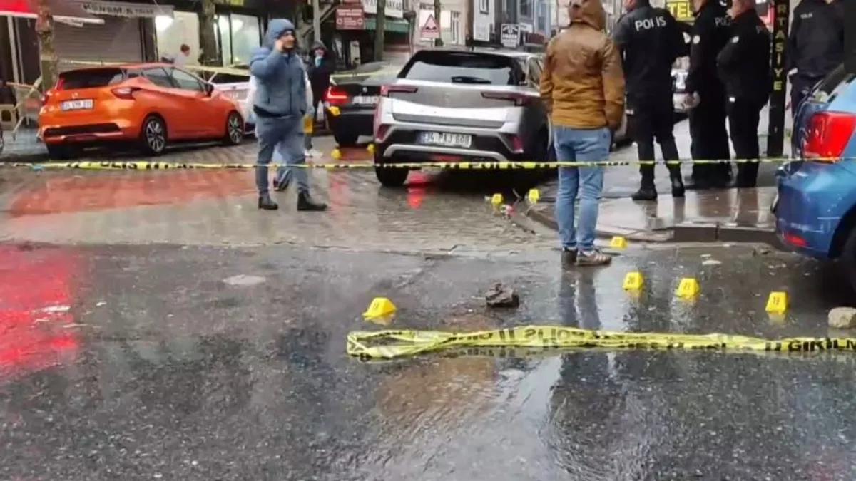Esenyurt’ta feci olay: Yol verme tartışmasında kan aktı! 1 ölü Esenyurt’ta feci olay: Yol verme tartışmasında kan aktı! 1 ölü