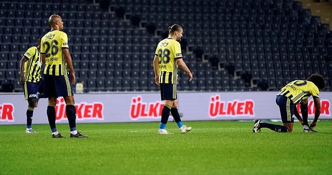 Fenerbahçe sezonun ilk yenilgisini Konyaspor'dan aldı