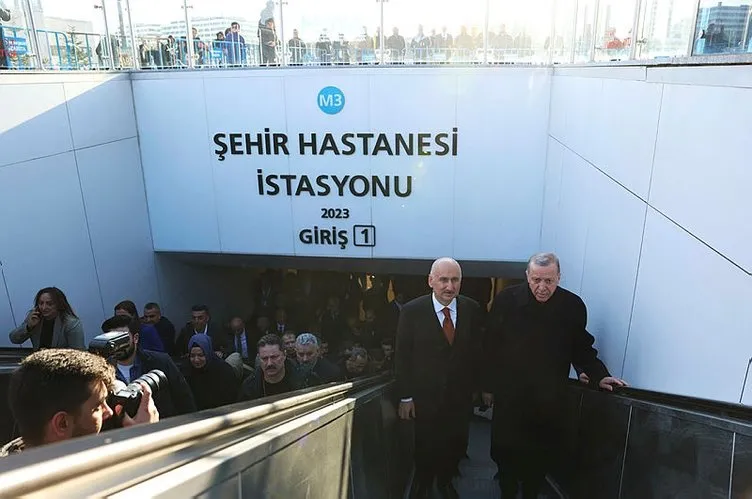 Başakşehir-Kayaşehir metrosu hizmete açıldı: Başkan Erdoğan ilk sürüşü gerçekleştirdi