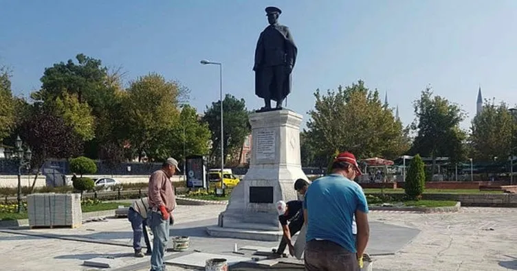 Atatürk Anıtı çevresinde zemin düzenlemeleri