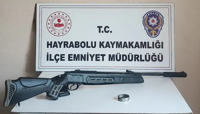 SON DAKİKA... Rapçi Çakal konserde bacağından vuruldu! Havalı tüfekli saldırgan tutuklandı: İşte o anlar!