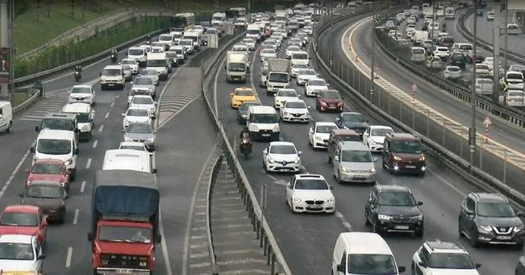 Son Dakika: İstanbul’da trafik yoğunluğu yüzde 47’yi geçti