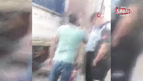 Son dakika haberi | İstanbul Esenyurt'ta işportacılardan zabıta memurlarına feci dayak | Video