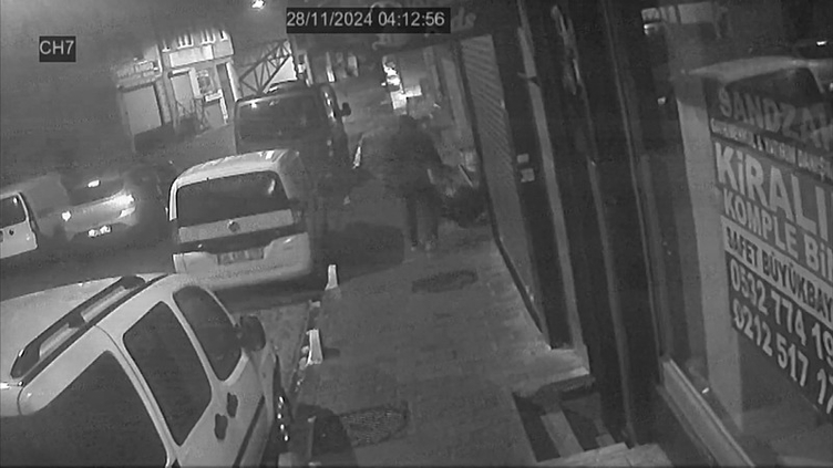 İçinde 110 bin dolar bulunan kasayı çaldılar: O anlar kamerada!