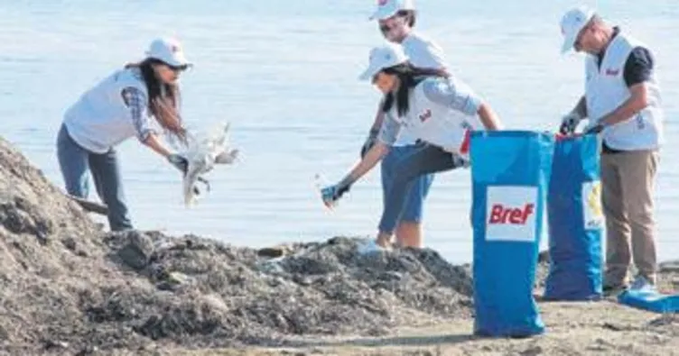 Çeşmealtı Plajı pırıl pırıl oldu
