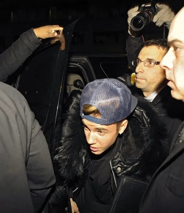 Justin Bieber yine gözaltına alındı