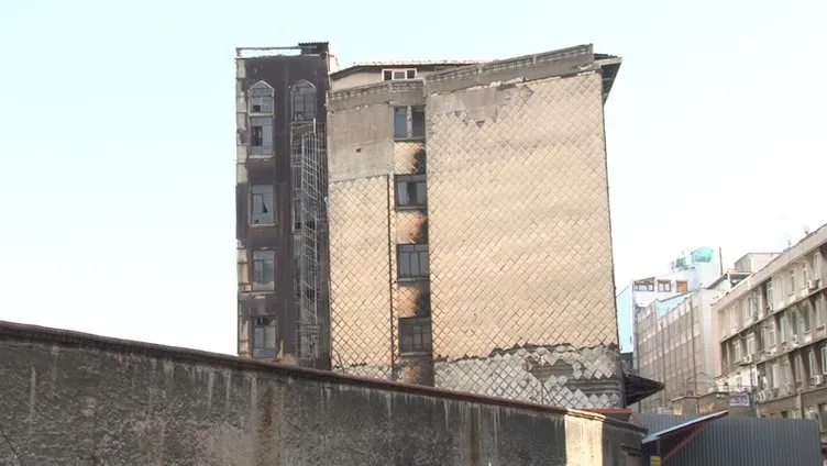 Eminönü’ndeki iş hanı için kritik uyarı: Çökebilir!