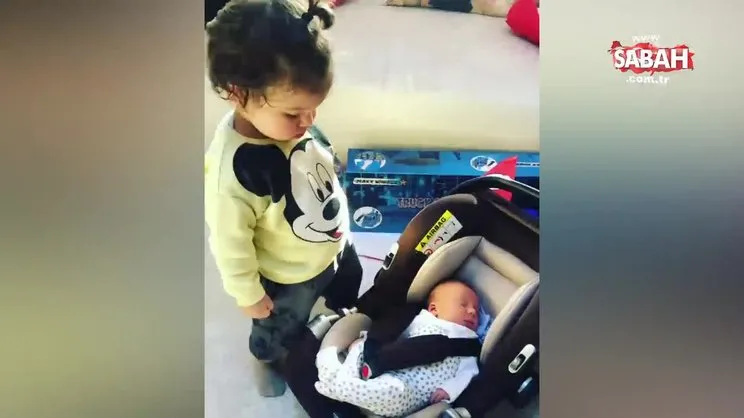 Berfu Yenenler oğulları Kuzey ile Mete'nin ilk tanışmasını paylaştı | Video
