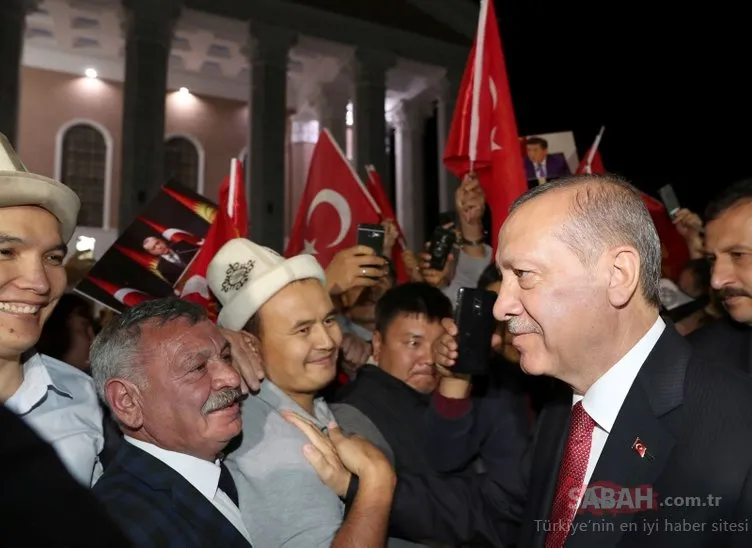 Bişkek sokaklarında Başkan Erdoğan'a sevgi seli