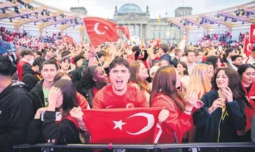 Yer gök Türkiye diye inledi