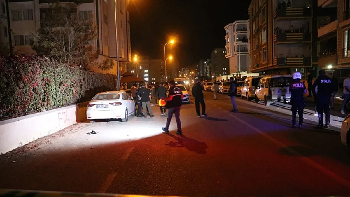 Düğün nedeniyle park yeri bulamadı: Rastgele ateş açtı, 7 kişiyi yaraladı! Düğün nedeniyle park yeri bulamadı: Rastgele ateş açtı, 7 kişiyi yaraladı!