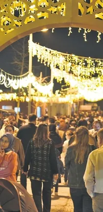 Sofralar kuruluyor yardımlar başlıyor