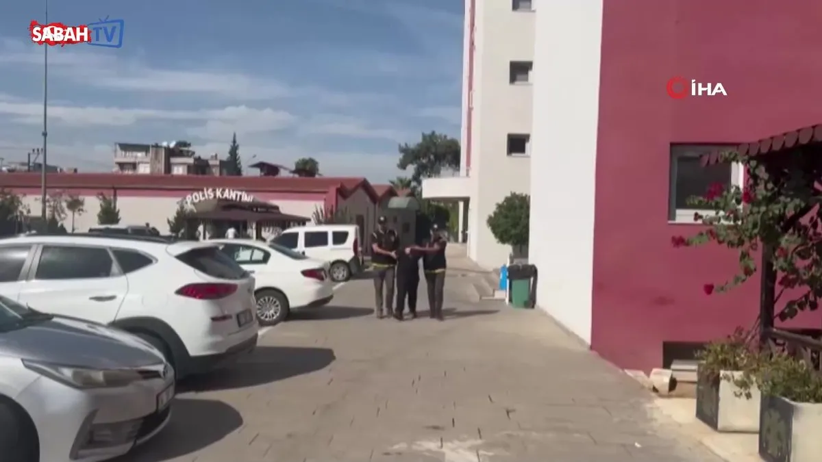 Çay ocağına saldırıda polis aracı mermilerin hedefi olmuştu, şüpheli tutuklandı | Video videosunu izle Çay ocağına saldırıda polis aracı mermilerin hedefi olmuştu, şüpheli tutuklandı | Video videosunu izle